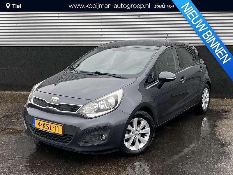 Grijs Gebruikt 2013 Kia Rio Hatchback | € 8.400 (Duur) - Afbeelding 1/4