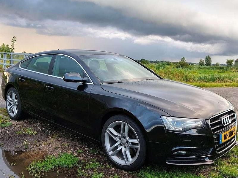Zwart Gebruikt 2012 Audi A5 Proline Coupé | € 6.750 (Goede deal) - Afbeelding 1/4