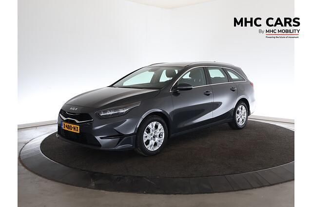 Grijs Gebruikt 2024 Kia Ceed Sportswagon Stationwagen | € 23.700 (Eerlijke prijs) - Afbeelding 1/4