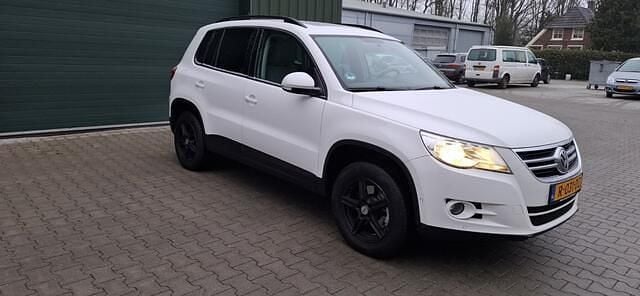 Wit Occasion 2010 VW Tiguan Comfortline SUV | € 6.250 (Goede deal) - Afbeelding 1/4