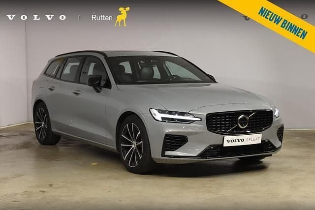 Grijs Gebruikt 2024 Volvo V60 Plus Stationwagen | € 46.840 (Duur) - Afbeelding 1/4