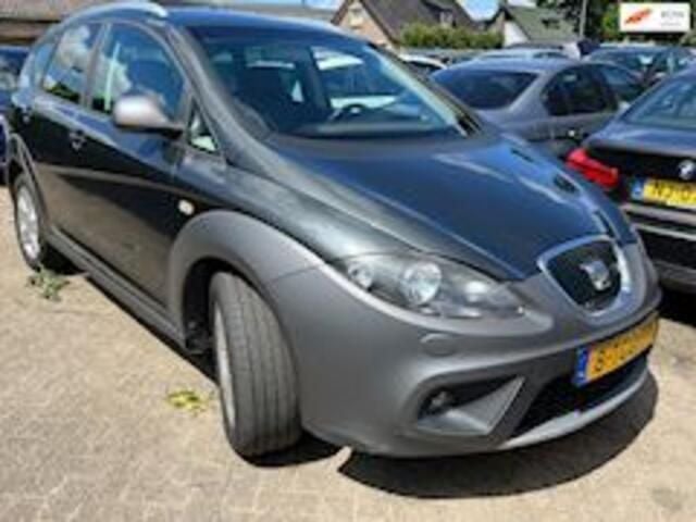 Grijs, metallic lak Gebruikt 2009 Seat Altea MPV | € 3.999 (Goede deal) - Afbeelding 1/4
