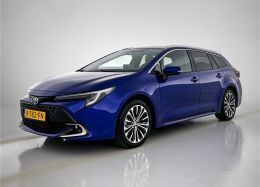 Blauw, metallic lak Gebruikt 2023 Toyota Corolla Edition Stationwagen | € 31.445 (Iets duurder) - Afbeelding 1/3