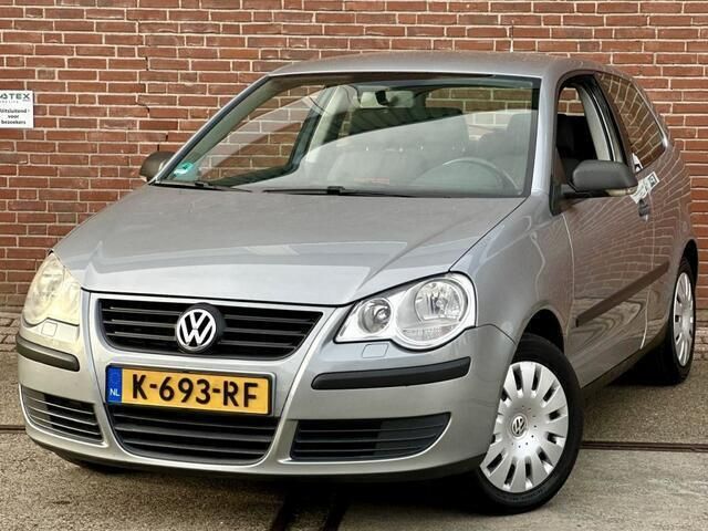 Grijs Gebruikt 2006 VW Polo Trendline Hatchback | € 2.950 (Eerlijke prijs) - Afbeelding 1/4