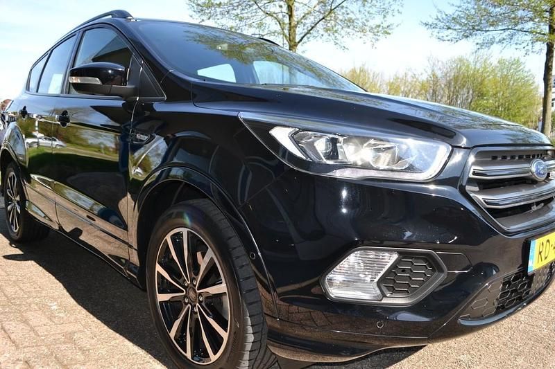 Occasion Ford Kuga ST-Line 2017 Zwart SUV