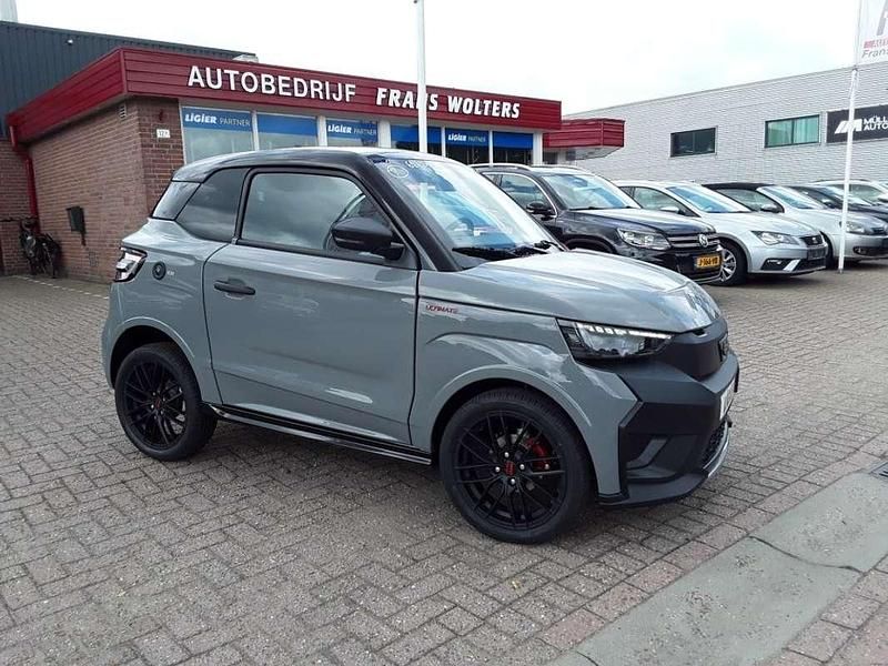 Nieuw Ligier JS50 2025 Grijs, andere lak Hatchback