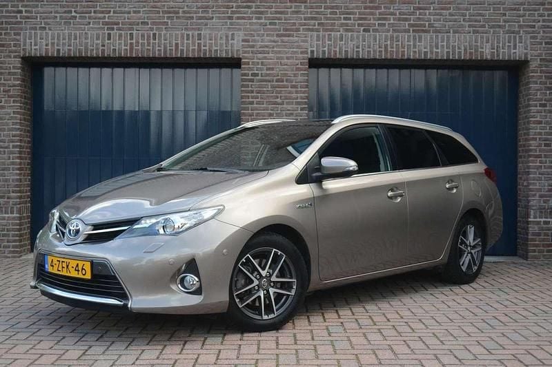Bruin Gebruikt 2014 Toyota Auris Touring Sports Stationwagen | € 10.950 (Super prijs) - Afbeelding 1/4