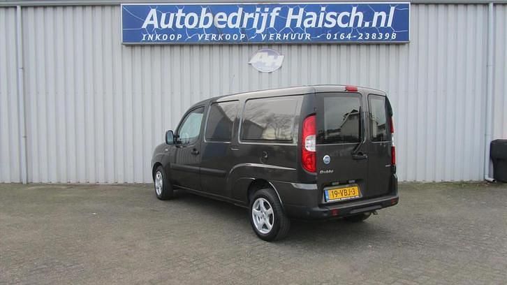 Occasion Fiat Doblò 105 PK (77 kW) 2006 Grijs MPV