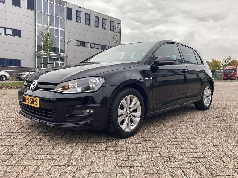 Zwart Gebruikt 2016 VW Golf VII Stationwagen | € 15.950 (Goede deal) - Afbeelding 1/4