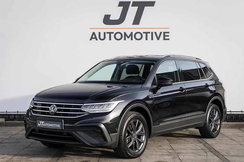 Zwart Occasion 2022 VW Tiguan Elegance SUV | € 25.500 (Super prijs) - Afbeelding 1/4