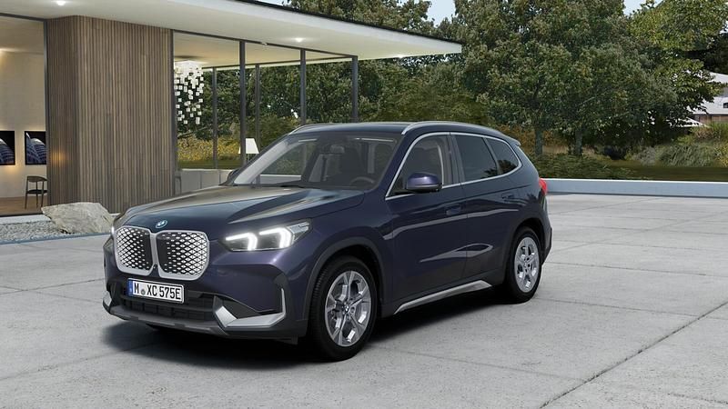 Zwart Nieuw 2025 BMW iX1 Comfort Edition SUV | € 46.343 - Afbeelding 1/4