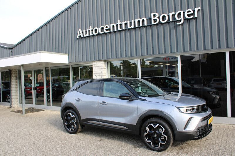 Grijs Nieuw 2024 Opel Mokka SUV | € 32.699 (Goede deal) - Afbeelding 1/4