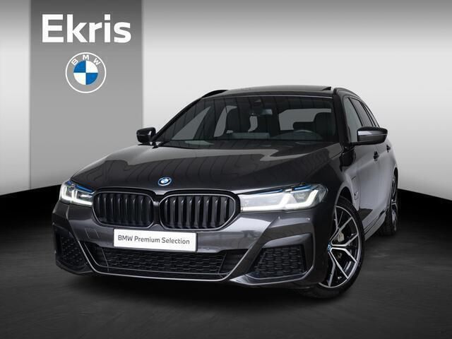 Grijs Gebruikt 2024 BMW 530e M Sport Stationwagen | € 56.985 (Iets duurder) - Afbeelding 1/4