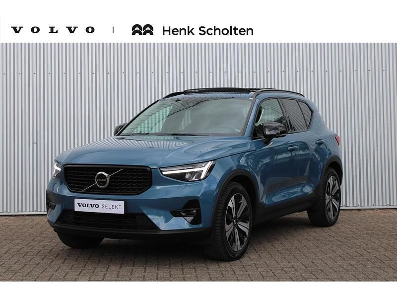 Blauw Gebruikt 2022 Volvo XC40 Inscription SUV | € 43.950 (Duur) - Afbeelding 1/4