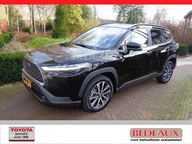 Zwart (metallic) Gebruikt 2023 Toyota Corolla Cross Edition SUV | € 33.950 (Goede deal) - Afbeelding 1/4