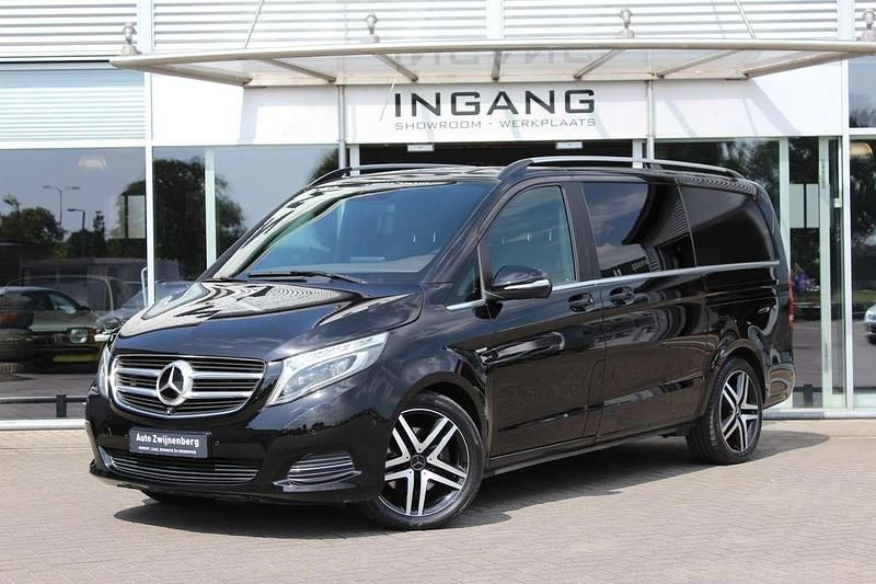 Zwart Gebruikt 2014 Mercedes V250 Edition 1 MPV | € 27.950 (Eerlijke prijs) - Afbeelding 1/4