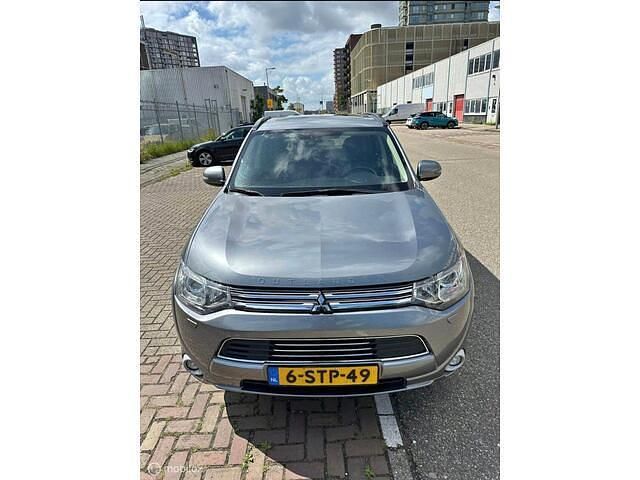Grijs Gebruikt 2013 Mitsubishi Outlander Instyle SUV | € 7.000 (Duur) - Afbeelding 1/4