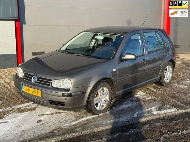 Grijs Gebruikt 2001 VW Golf IV Highline Hatchback | € 2.249 (Goede deal) - Afbeelding 1/4