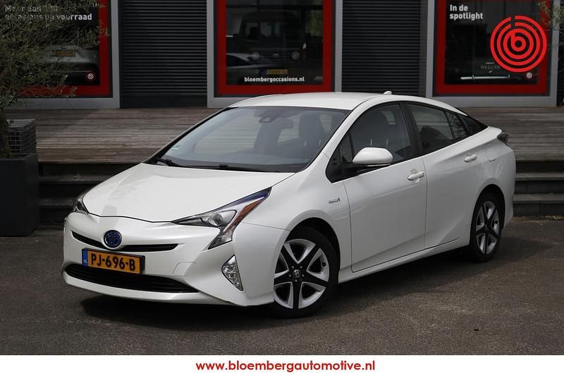 Wit Gebruikt 2017 Toyota Prius Hatchback | € 16.499 (Eerlijke prijs) - Afbeelding 1/1