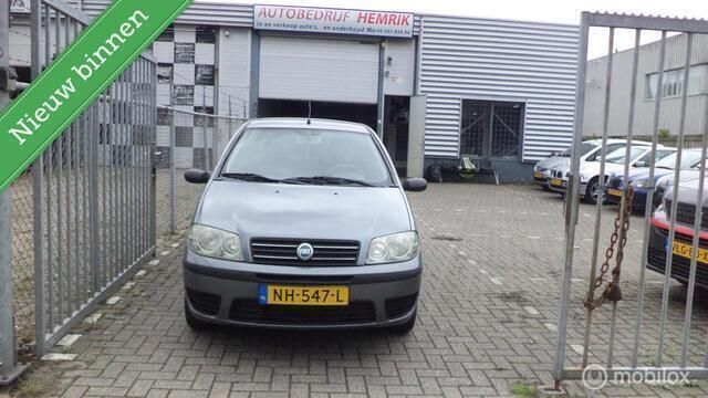 Grijs Gebruikt 2005 Fiat Punto Hatchback | € 900 (Eerlijke prijs) - Afbeelding 1/4