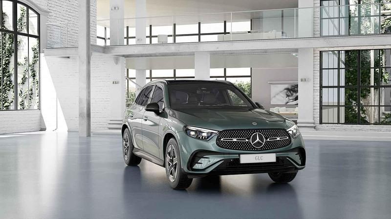 Groen / turquoise Nieuw 2025 Mercedes GLC400d Sport Edition | € 80.362 - Afbeelding 1/4
