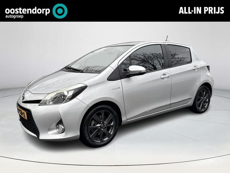 Grijs Gebruikt 2013 Toyota Yaris Hybrid Hatchback | € 11.949 (Duur) - Afbeelding 1/4