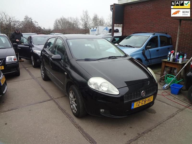 Occasion Fiat Grande Punto Dynamic 78 PK (57 kW) 2007 Zwart Hatchback