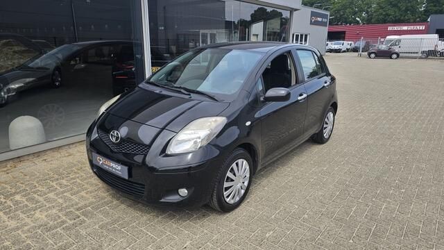 Zwart Gebruikt 2010 Toyota Yaris Hatchback | € 7.250 (Duur) - Afbeelding 1/4