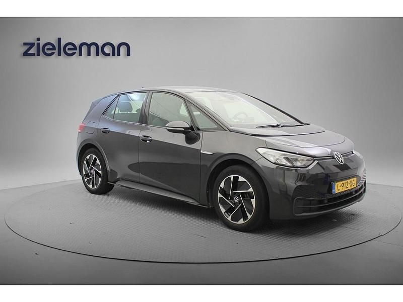 Grijs Occasion 2021 VW ID.3 Life Hatchback | € 13.345 (Super prijs) - Afbeelding 1/4