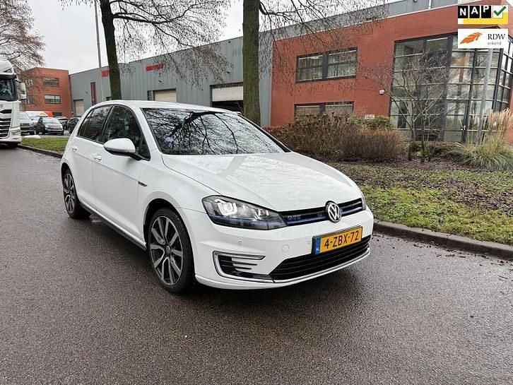 Occasion 2014 VW e-Golf GTE Hatchback | € 8.450 (Goede deal) - Afbeelding 1/4