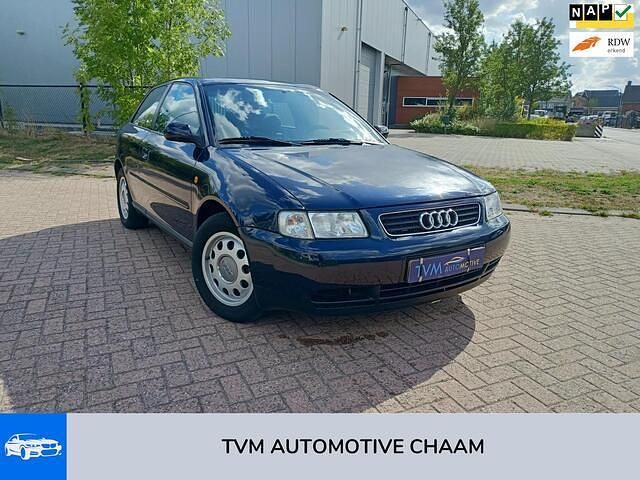 Blauw, metallic lak Gebruikt 1999 Audi A3 Attraction Hatchback | € 1.490 (Eerlijke prijs) - Afbeelding 1/4