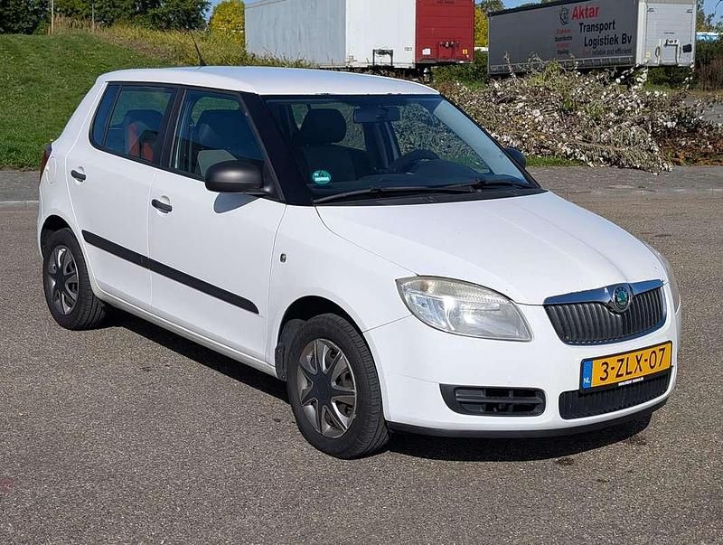 Wit Gebruikt 2009 Skoda Fabia Classic Hatchback | € 2.900 (Duur) - Afbeelding 1/4