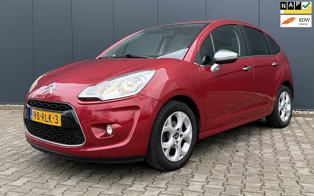 Rood Occasion 2011 Citroën C3 SELECTION Hatchback | € 2.495 (Iets duurder) - Afbeelding 1/4