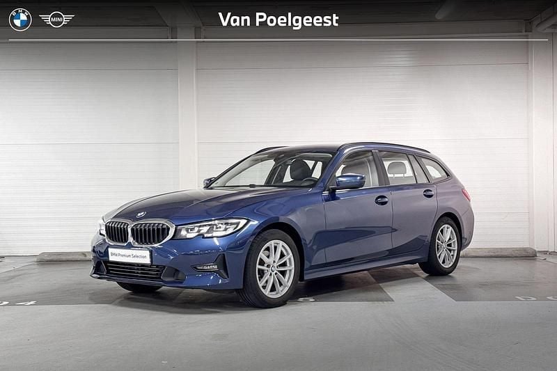 Blauw Gebruikt 2021 BMW 318 Executive Stationwagen | € 29.900 (Eerlijke prijs) - Afbeelding 1/2