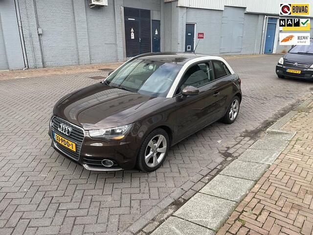 Bruin Occasion 2011 Audi A1 Ambition Hatchback | € 5.950 (Iets duurder) - Afbeelding 1/4