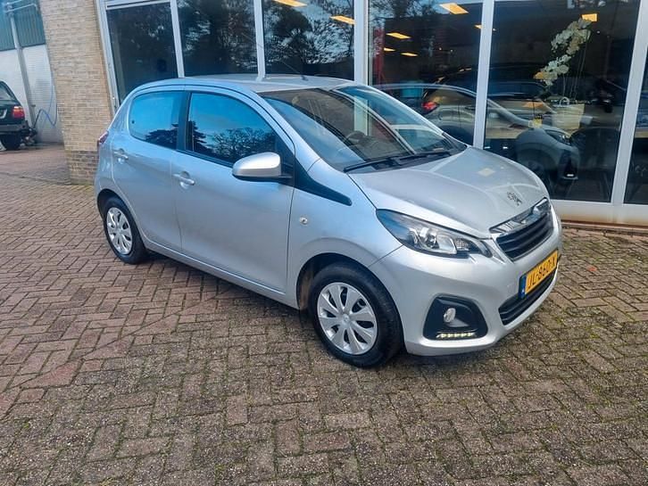 Grijs Gebruikt 2016 Peugeot 108 Active Hatchback | € 6.750 (Goede deal) - Afbeelding 1/4