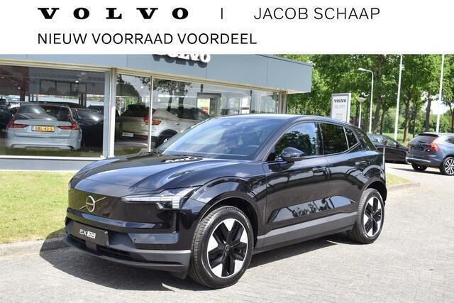 Zwart, metallic lak Nieuw 2025 Volvo EX30 Core SUV | € 39.045 - Afbeelding 1/4
