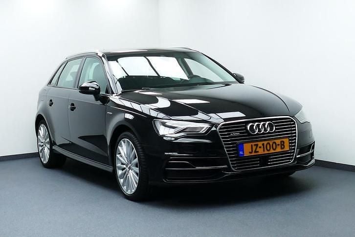 Occasion 2015 Audi e-tron Ambition SUV | € 12.749 (Goede deal) - Afbeelding 1/4