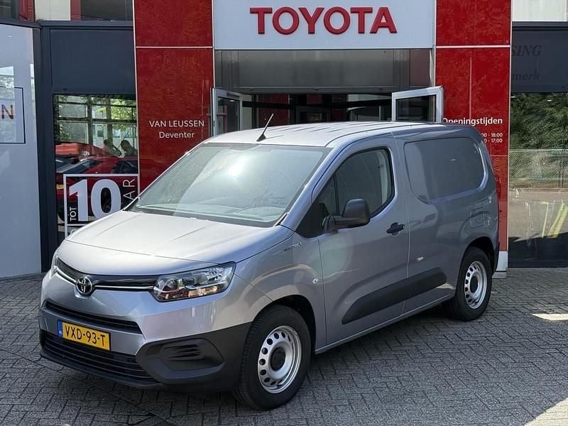 Grijs Gebruikt 2022 Toyota Proace City City MPV | € 17.900 (Super prijs) - Afbeelding 1/4