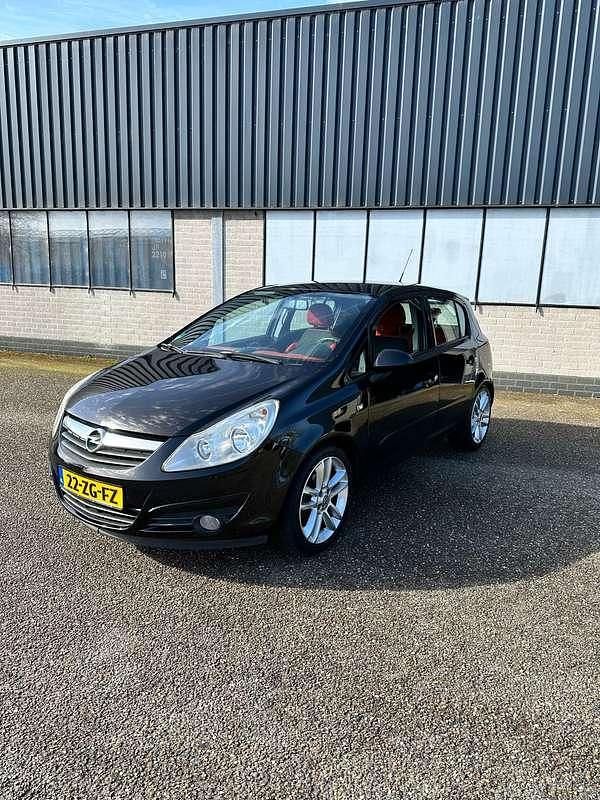 Zwart Gebruikt 2008 Opel Corsa MPV | € 3.995 (Eerlijke prijs) - Afbeelding 1/4
