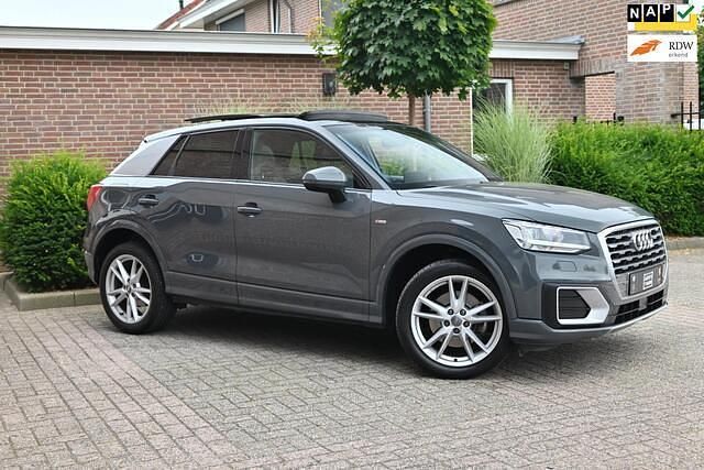 Grijs Gebruikt 2018 Audi Q2 Sport SUV | € 21.900 (Eerlijke prijs) - Afbeelding 1/4