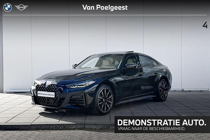 Sapirschwarz metallic (zwart metallic) Gebruikt 2025 BMW 420 Executive Coupé | € 56.900 (Goede deal) - Afbeelding 1/4