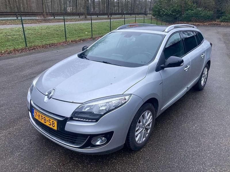 Grijs Occasion 2013 Renault Mégane GrandTour Bose Edition Stationwagen | € 2.750 - Afbeelding 1/4