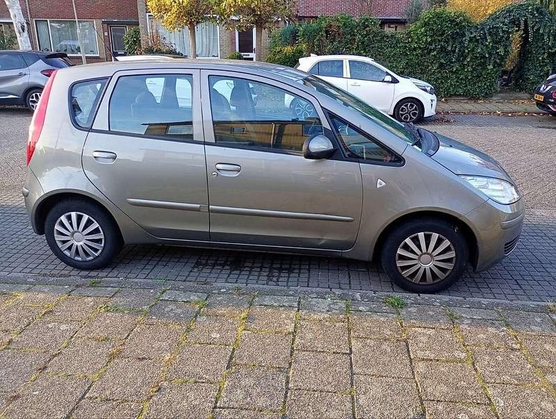 Grijs Gebruikt 2008 Mitsubishi Colt Invite+ Hatchback | € 4.500 (Eerlijke prijs) - Afbeelding 1/4
