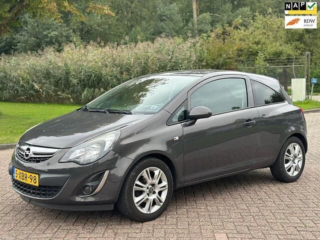 Grijs Gebruikt 2014 Opel Corsa Hatchback | € 2.999 (Eerlijke prijs) - Afbeelding 1/4