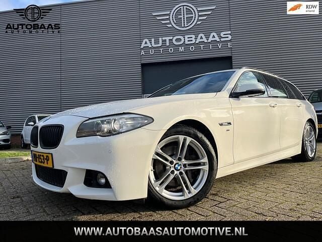 Wit Gebruikt 2015 BMW 530 M Sport Stationwagen | € 14.250 (Eerlijke prijs) - Afbeelding 1/4
