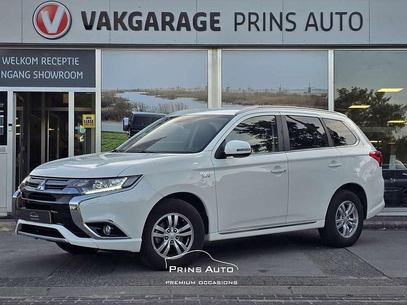 Wit Gebruikt 2015 Mitsubishi Outlander Edition SUV | € 13.900 (Eerlijke prijs) - Afbeelding 1/4