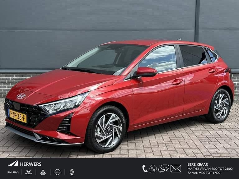 Dragon red Gebruikt 2025 Hyundai i20 Hatchback | € 27.935 - Afbeelding 1/4