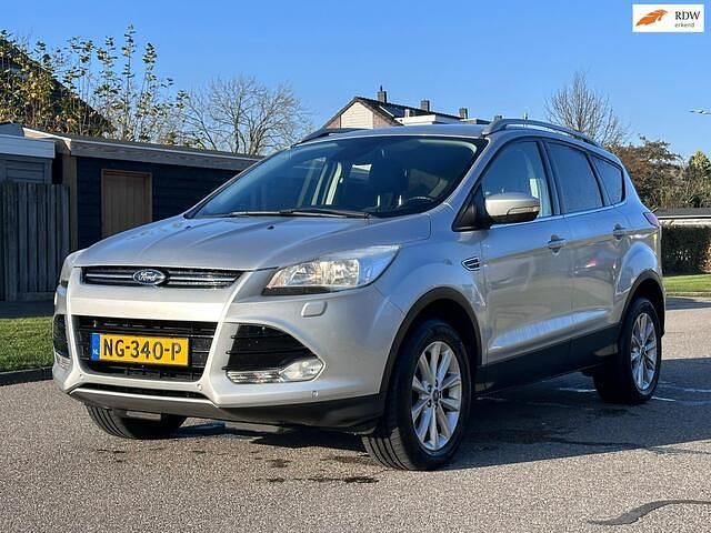 Grijs Gebruikt 2016 Ford Kuga Titanium SUV | € 12.950 (Eerlijke prijs) - Afbeelding 1/4