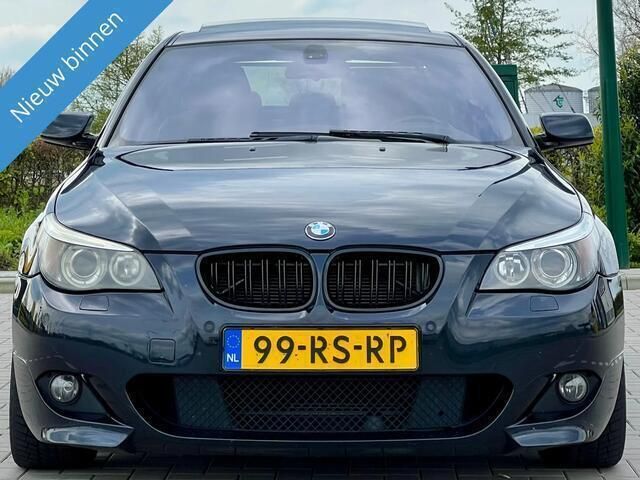 Zwart Gebruikt 2005 BMW 545 Comfort Edition Sedan | € 6.500 - Afbeelding 1/4